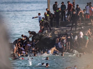 Οι Μεταναστες δολοφονούνται στα σύνορα της ΕΕ φρούριο, Μητσοτάκης και Ακροδεξιά χέρι-χέρι χύνουν ρατσιστικό δηλητήριο